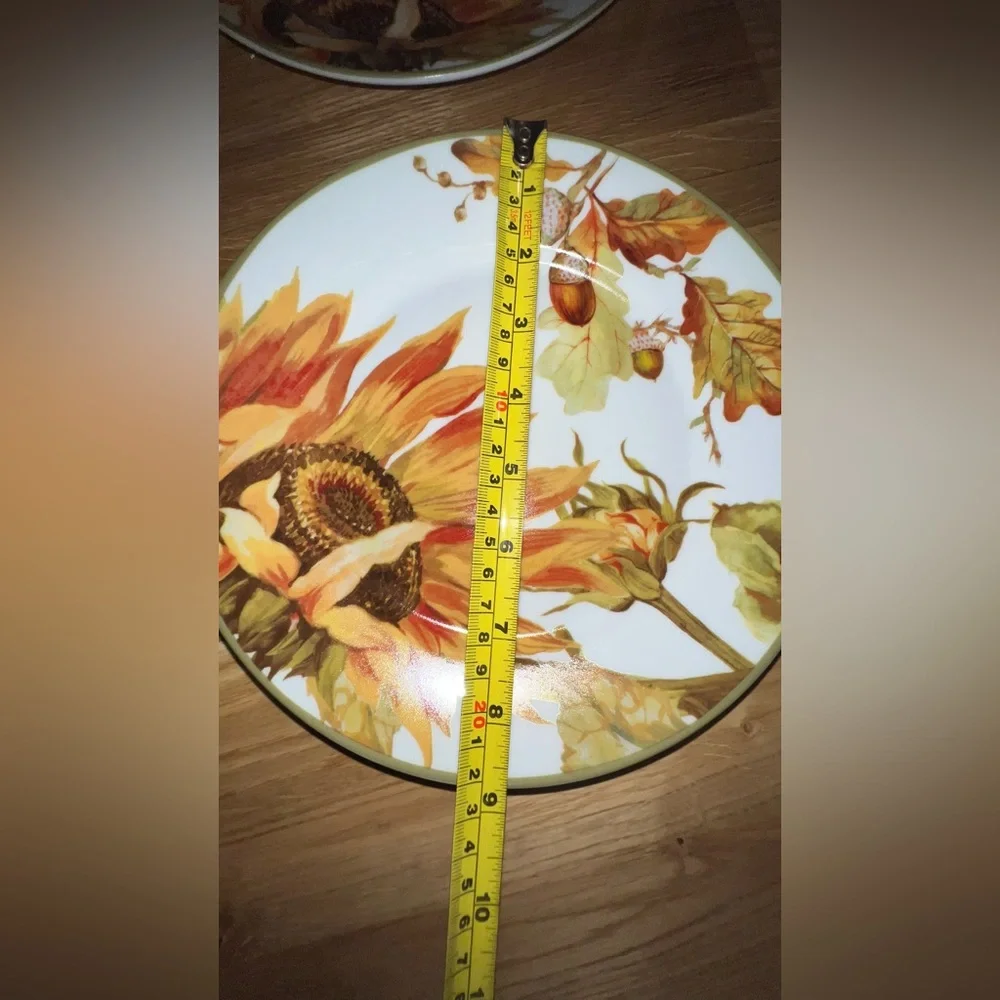 6 Williams Sonoma Botanical Sunflower Salad Plates set of (Six) 8.75”